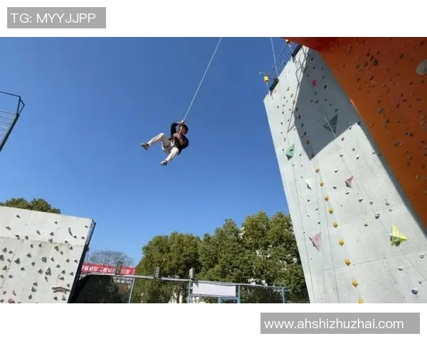 攀岩深度探索：揭秘杭州攀岩队的防反策略与训练技巧