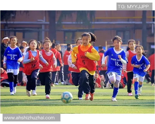 足球的魅力无穷无尽让我们一起探索对这项运动的热爱与追逐 足球的魅力无穷无尽让我们一起探索对这项运动的热爱与追逐